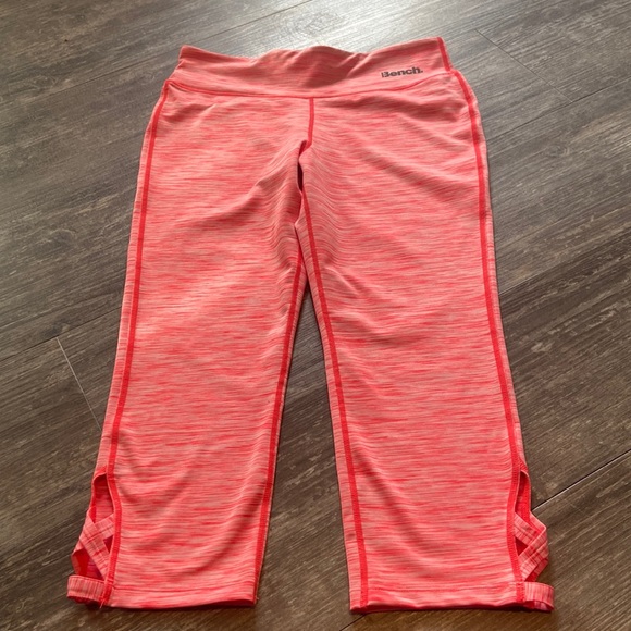 Bench Capri Leggings - Picture 2 of 3